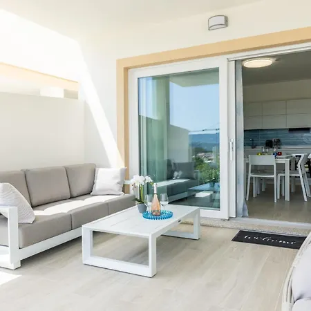Domusmeralda - Medusa, Jacuzzi, Giardino E Mare! Daire *