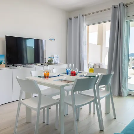 Apartment Domusmeralda - Medusa, Jacuzzi, Giardino E Mare!